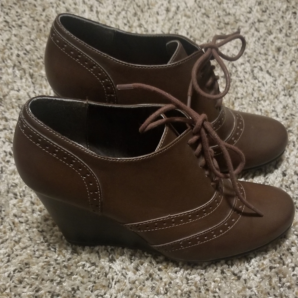 Brown wedges - Picture 2 of 2